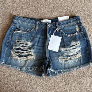 NWT KanCan Mid-Rise Denim Shorts Size 7 / 27